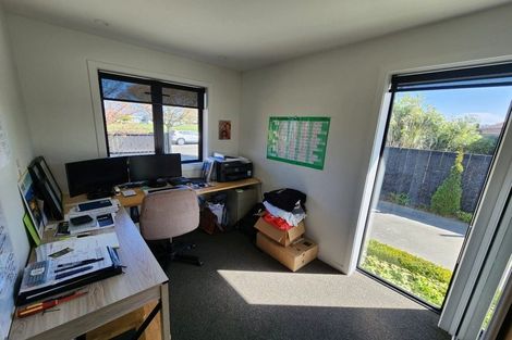 Photo of property in 20 Isleworth Road, Bishopdale, Christchurch, 8053