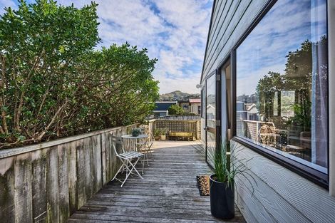 Photo of property in 6 Trent Street, Island Bay, Wellington, 6023