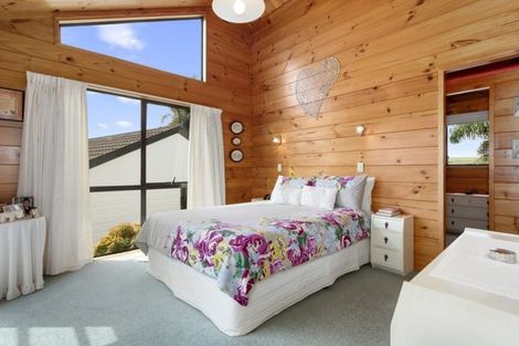 Photo of property in 76 Simpson Road, Papamoa Beach, Papamoa, 3118