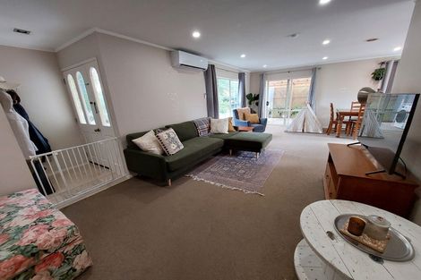 Photo of property in 53 Barbados Drive, Unsworth Heights, Auckland, 0632