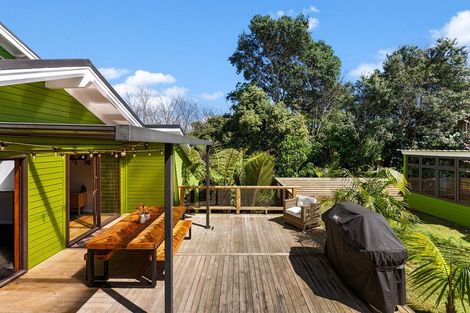 Photo of property in 18b Mayfair Place, Westown, New Plymouth, 4310