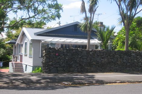 Photo of property in 20 Vauxhall Road, Devonport, Auckland, 0624