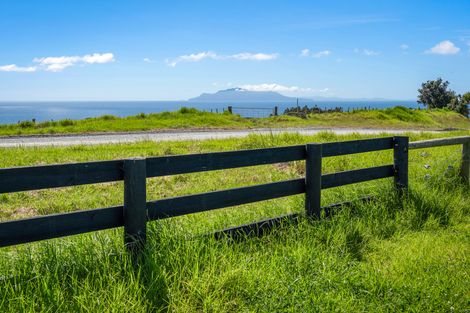 Photo of property in 98 Cape Rodney Road, Leigh, 0985