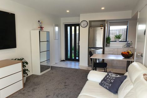 Photo of property in 4/45 Vera Road, Te Atatu South, Auckland, 0610
