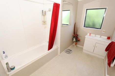 Photo of property in 27 Ronald Court, Pukete, Hamilton, 3200