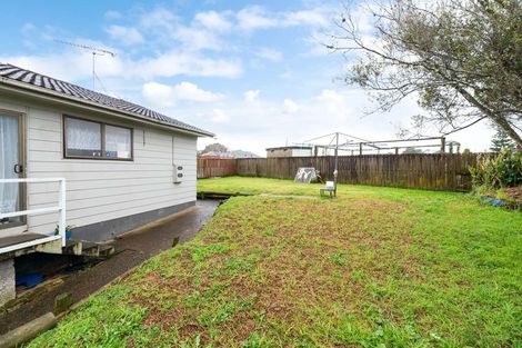 Photo of property in 16 Massine Place, Randwick Park, Auckland, 2105