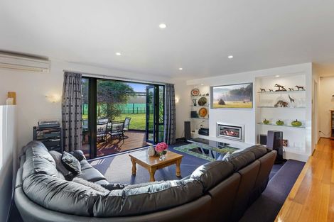 Photo of property in 901 State Highway 1, Te Horo, Otaki, 5581