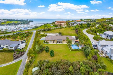 Photo of property in 54 Roberts Road, Matakatia, Whangaparaoa, 0930