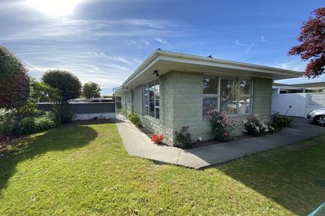 Photo of property in 2/132 Roydvale Avenue, Burnside, Christchurch, 8053