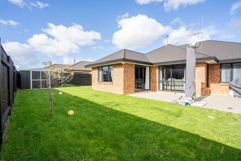 Photo of property in 33 Geneva Terrace, Kelvin Grove, Palmerston North, 4414