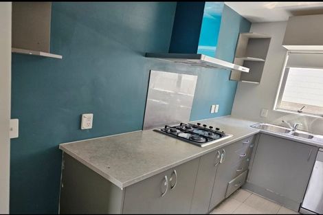 Photo of property in 31/3 Hulme Place, Henderson, Auckland, 0612