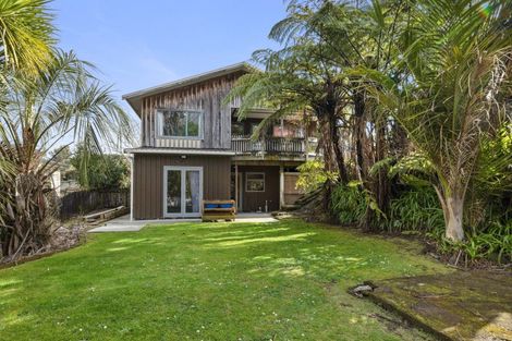 Photo of property in 39 Carlton Terrace, Westown, New Plymouth, 4310