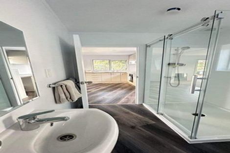 Photo of property in 1/19 Cresta Avenue, Beach Haven, Auckland, 0626