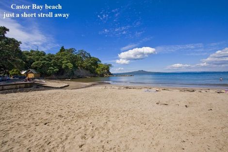 Photo of property in 1/84 Beach Road, Castor Bay, Auckland, 0620