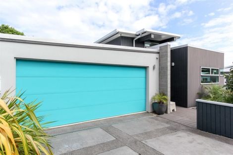 Photo of property in 46 Victoria Road, New Plymouth, 4310