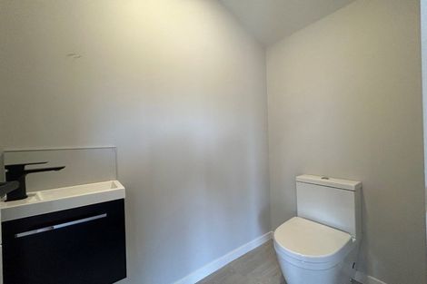 Photo of property in 28 Koreke Close, Kenepuru, Porirua, 5022