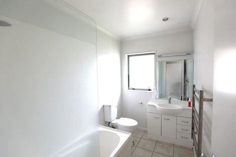 Photo of property in 24 Ashmere Lane, Weymouth, Auckland, 2103