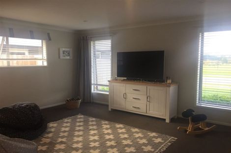 Photo of property in 98 Penetaka Heights, Pyes Pa, Tauranga, 3112