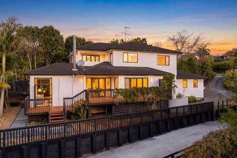Photo of property in 12b Kimberly Grove, Greenhithe, Auckland, 0632