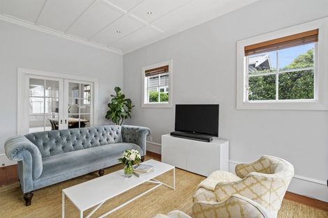 Photo of property in 1/20 Gladstone Road, Northcote, Auckland, 0627