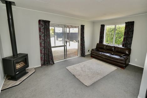 Photo of property in 34 Acacia Street, Kelvin Grove, Palmerston North, 4414