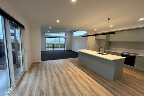 Photo of property in 31 Bill Miller Drive, Papamoa, 3118