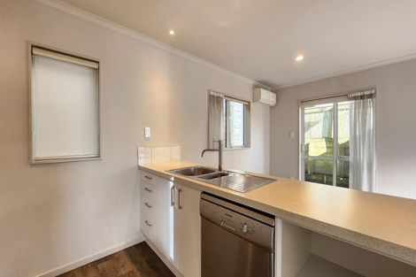 Photo of property in 6/16 Black Rock Road, Newlands, Wellington, 6037