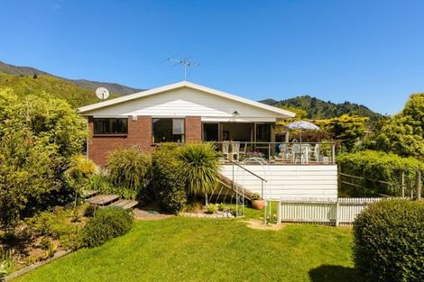 Photo of property in 243a Waikawa Road, Waikawa, Picton, 7220