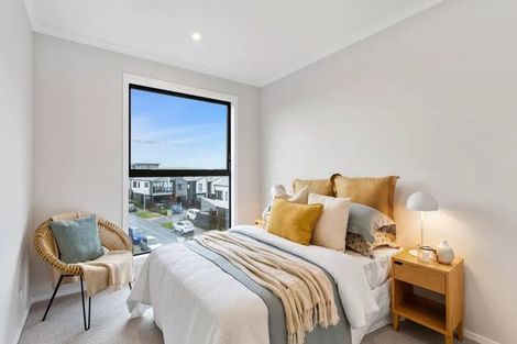 Photo of property in 1/2 Ko Nui Place, Hobsonville, 0616