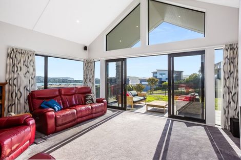 Photo of property in 14 The Fjord, Aotea, Porirua, 5024