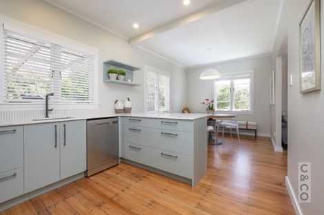 Photo of property in 29 Cambridge Road, Riverhead, 0820