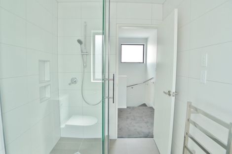 Photo of property in 28 Rakich Place, Henderson, Auckland, 0612