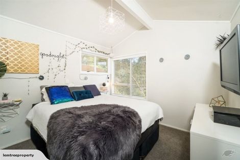 Photo of property in 1/50 Stapleford Crescent, Browns Bay, Auckland, 0630