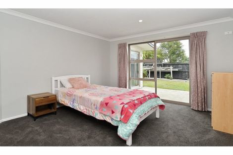 Photo of property in 23 Papaumu Green, Parklands, Christchurch, 8083