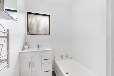 Photo of property in 49a Albatross Close, Whitby, Porirua, 5024