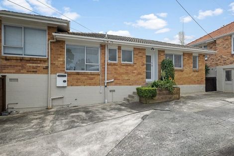 Photo of property in 2/126 Nile Road, Milford, Auckland, 0620
