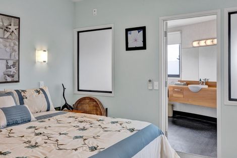 Photo of property in Headlands Opunake, 32 Fox Street, Opunake, 4616