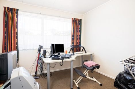 Photo of property in 9/2 Waterloo Place, Westown, New Plymouth, 4310