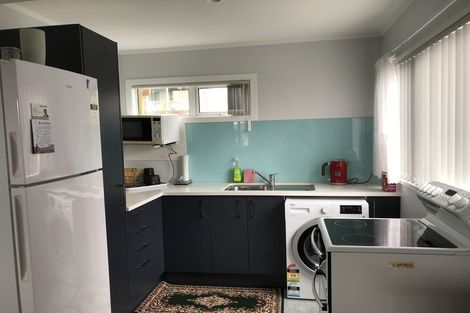 Photo of property in 6 Tadley Court, Goodwood Heights, Auckland, 2105