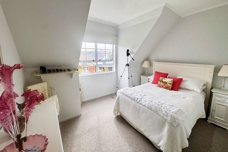 Photo of property in 19 Ravenstone Place, Chatswood, Auckland, 0626