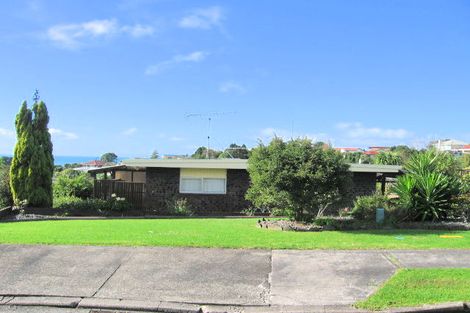 Photo of property in 2/20 Halldene Terrace, Red Beach, 0932