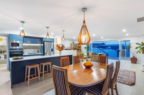 Photo of property in 19 Odlin Lane, Red Beach, 0932