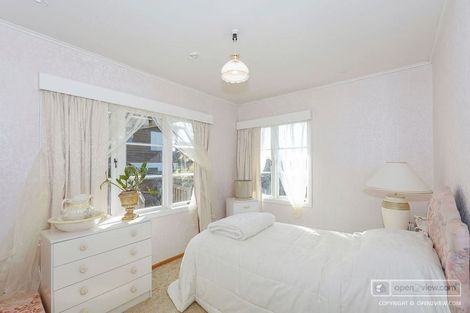 Photo of property in 9 Ayrton Street, Te Atatu South, Auckland, 0610