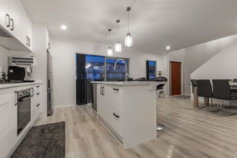 Photo of property in 34 Bluff Road, Kenepuru, Porirua, 5022