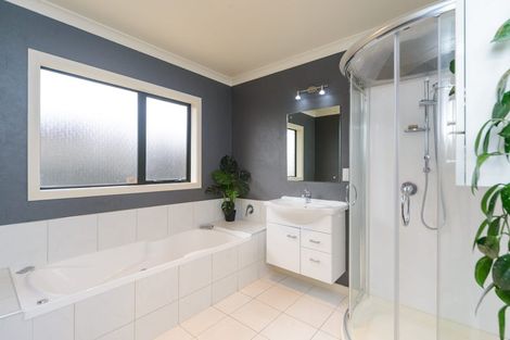 Photo of property in 46 Peter Hall Drive, Kelvin Grove, Palmerston North, 4414