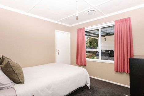 Photo of property in 17 Smith Street, Dannevirke, 4930