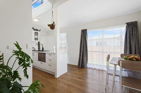 Photo of property in 14 Hinau Place, Edgecumbe, 3120