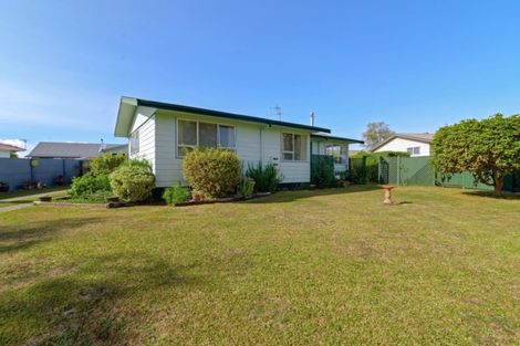 Photo of property in 25 Matthew Place, Kawaha Point, Rotorua, 3010