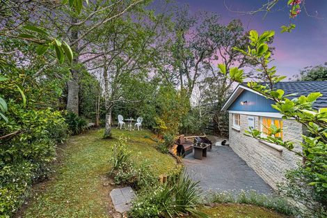 Photo of property in 2/220 East Coast Road, Forrest Hill, Auckland, 0620