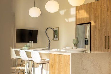 Photo of property in 15 Kaiwaru Place, Waikanae, 5036